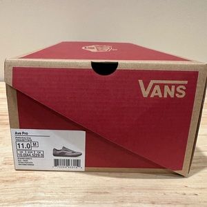 NWT Vans Ava Pro
